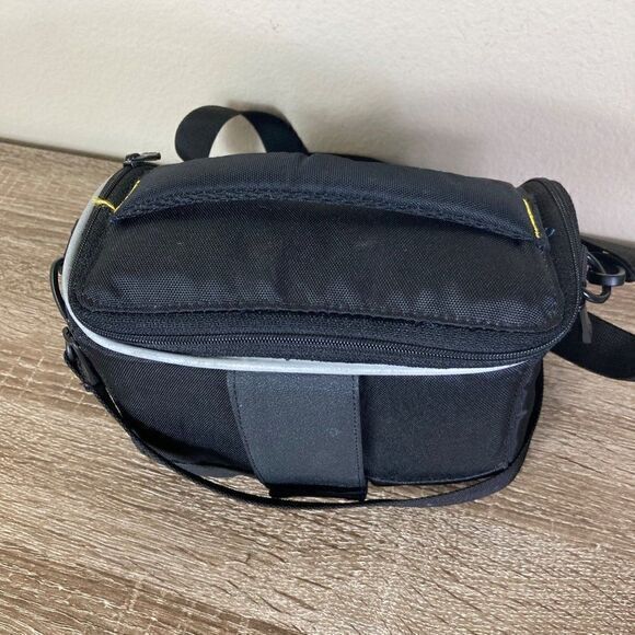 Ruggard Onyx VSY-125B Camera Bag Compact Camcorder Shoulder Carry Case - Picture 6 of 8